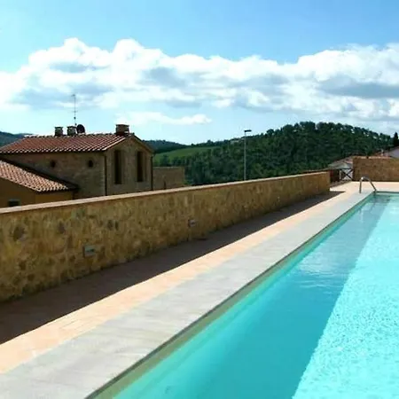 Gaiole Suites דירה *